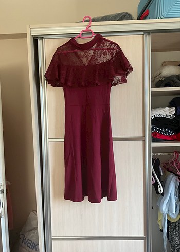 Bordo Dantel Detaylı Elbise