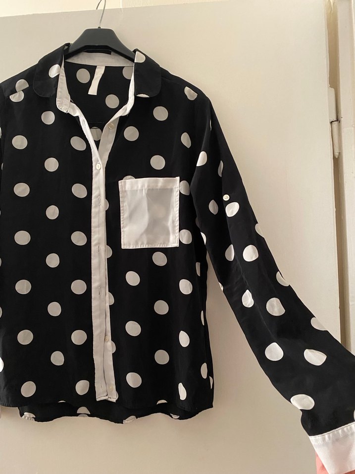 Uzun Kollu Puantiyeli Siyah Gömlek - Görsel 3