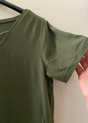 Yeşil V Yaka Salaş Kadın simli Tişört - Görsel 4