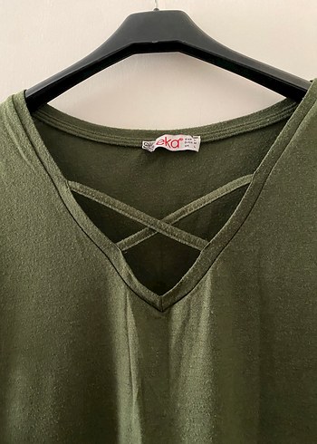 Yeşil V Yaka Salaş Kadın simli Tişört - Görsel 3