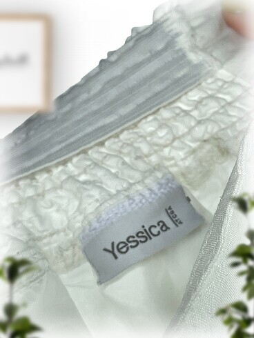 40 Beden Yessica Mini Etek %70 İndirimli.