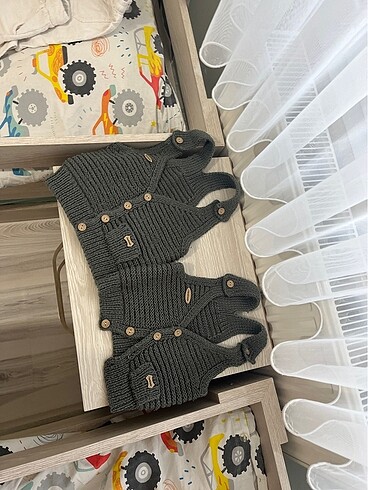 24-36 Ay Beden Modern örgü yelek modeli efsane