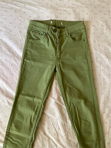 Yeşil dar pantolon