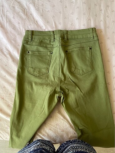 27 Beden Yeşil dar pantolon