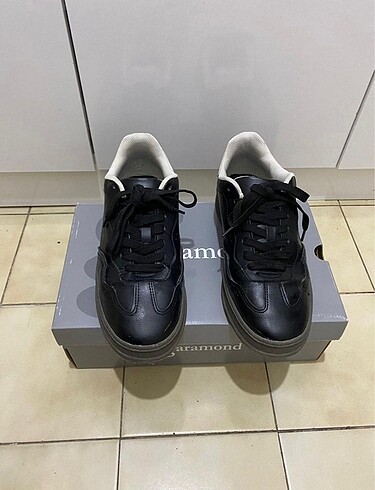 41 Beden Bershka Erkek Ayakkabı