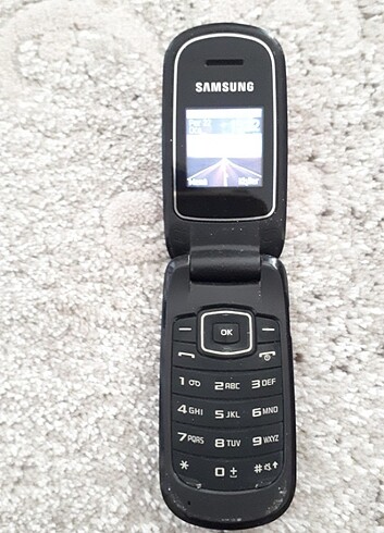 Samsung kapaklı tuşlu telefon