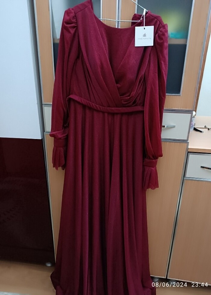 Bordo simli tesettür abiye  - Görsel 2