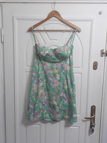 yeşil çiçekli mini elbise