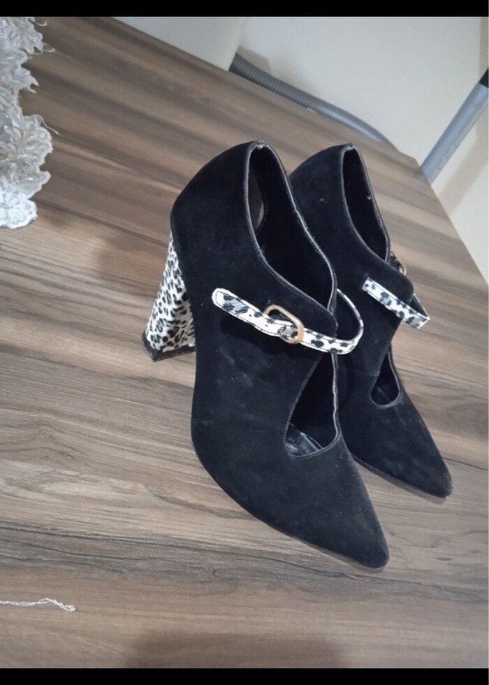 Topuklu ayakkabı - Görsel 2