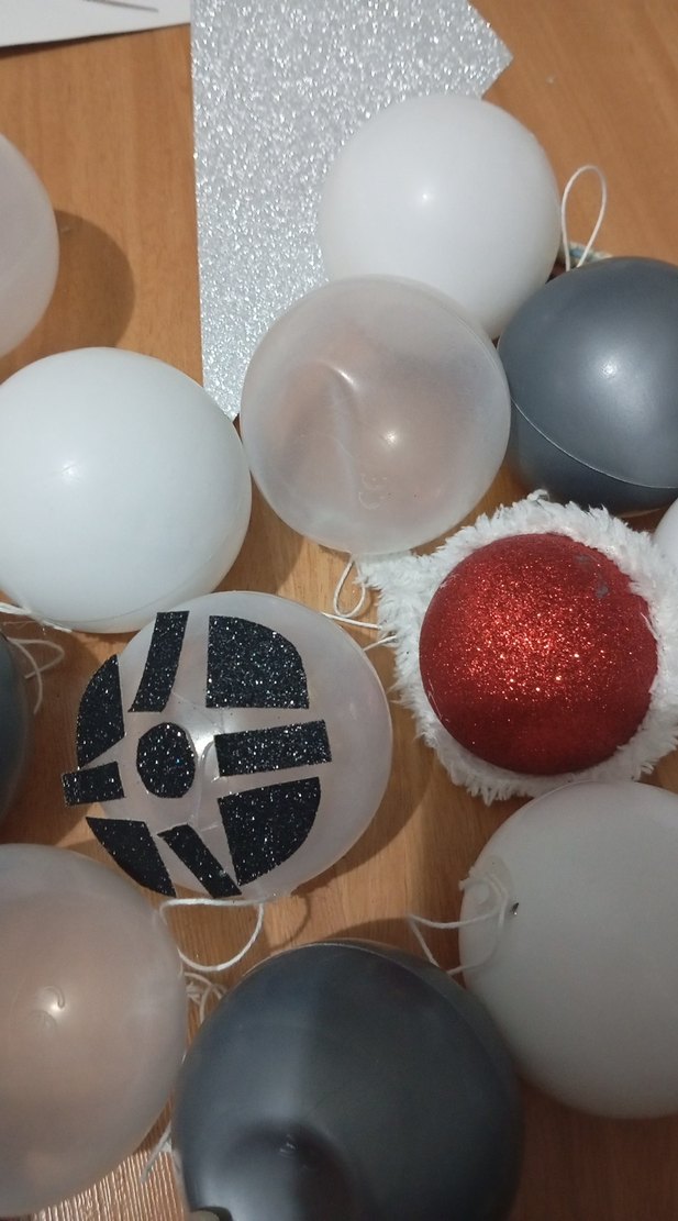 Gri ve Beyaz Yılbaşı Süsleri Seti - Görsel 5