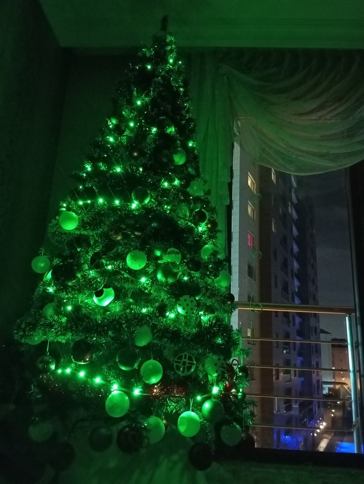 büyük boy yoğun dallı yılbaşı ağacı - Görsel 3