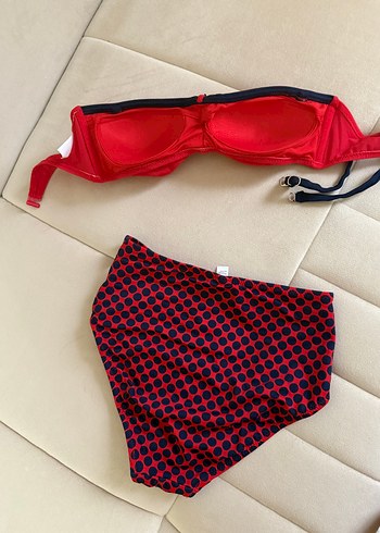 Koyu Kırmızı Mini Bikini Üstü ve Puantiyeli Yüksek Bel Alt - Görsel 7