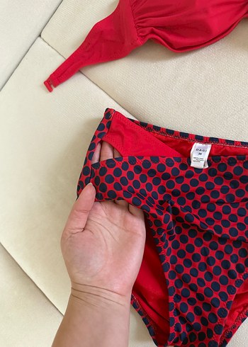 Koyu Kırmızı Mini Bikini Üstü ve Puantiyeli Yüksek Bel Alt - Görsel 5