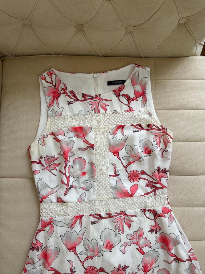 Nakışlı Dantel Detaylı Midi Elbise - Görsel 2