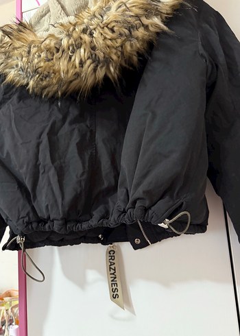 Bershka Kürklü Kapüşonlu Siyah Kadın Mont