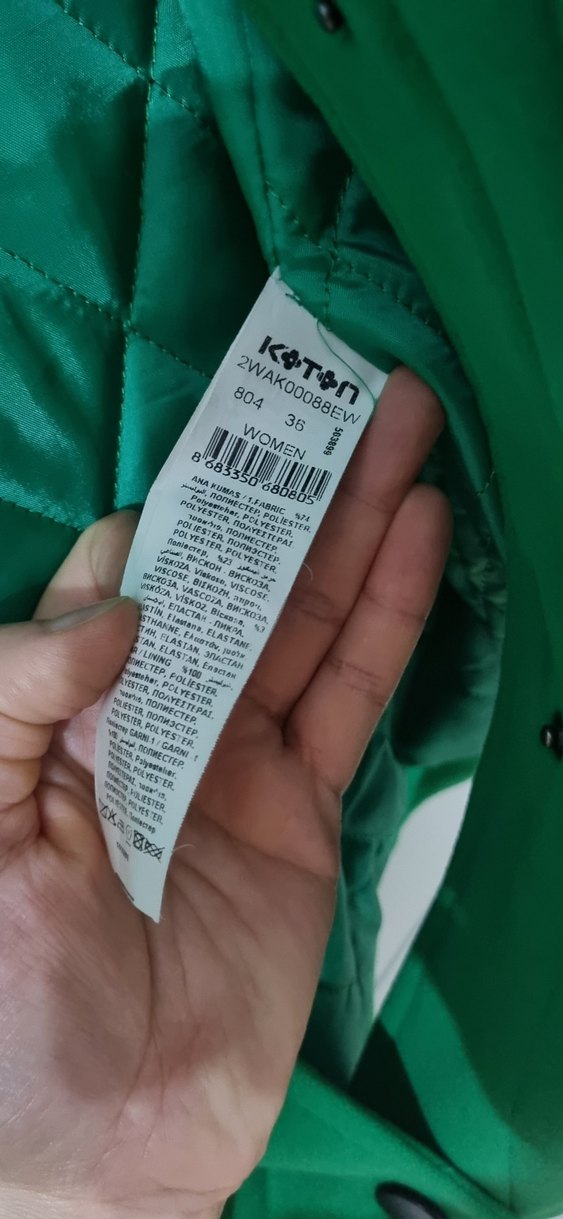 Yeşil düğmeli midi uzunlukta kadın kaban - Görsel 4