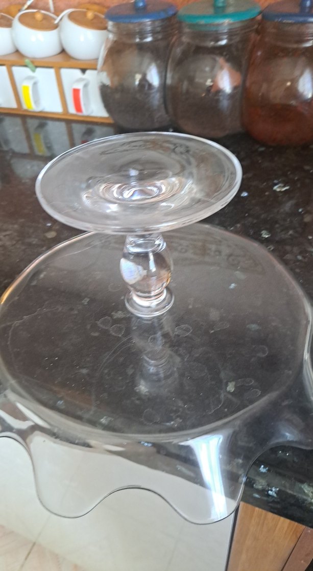 Dalgalı Kenarlı Şeffaf Kapaklı Tabak Cam Sunumluk - Görsel 3