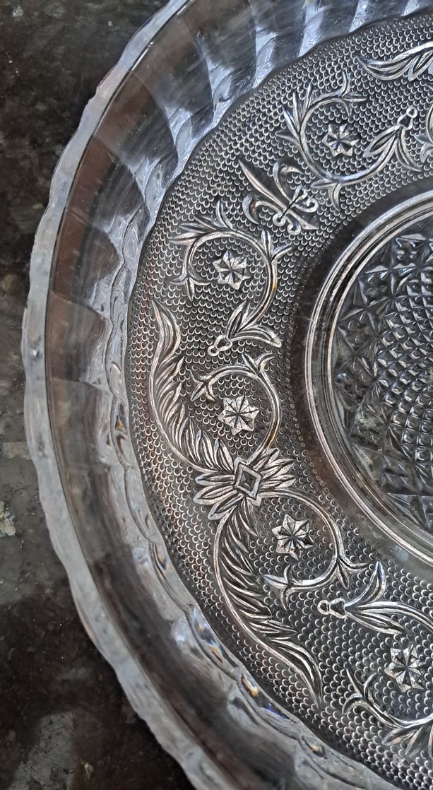 İşlemeli Gri Cam Tabak - Görsel 3