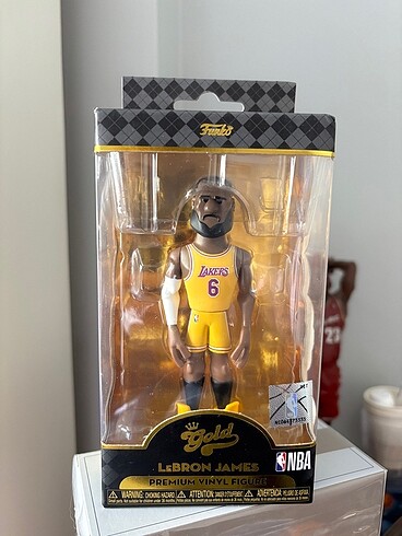LeBron James NBA Funko Gold Premium Figür