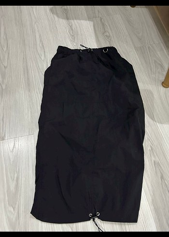 Kadın Siyah Bol Kesim Kemerli Kumaş Pantolon