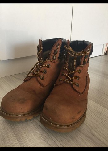 Kahverengi Deri Kadın Bot