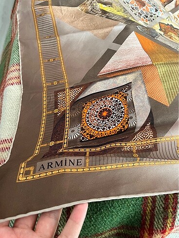 Armine Armine Eşarp
