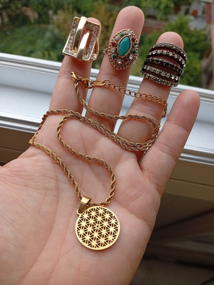 Altın Renkli çelik kolye - Görsel 2