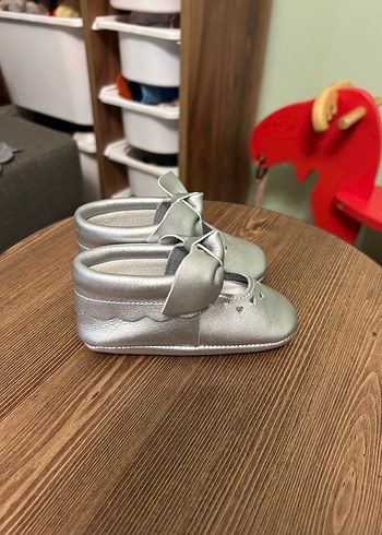 Kız Çocuk Gümüş Renk Fiyonk Detaylı Babet hodore - Görsel 2