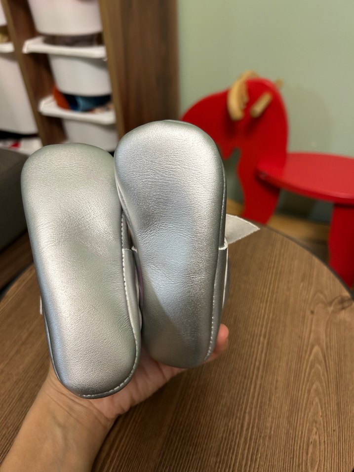 Kız Çocuk Gümüş Renk Fiyonk Detaylı Babet hodore - Görsel 3