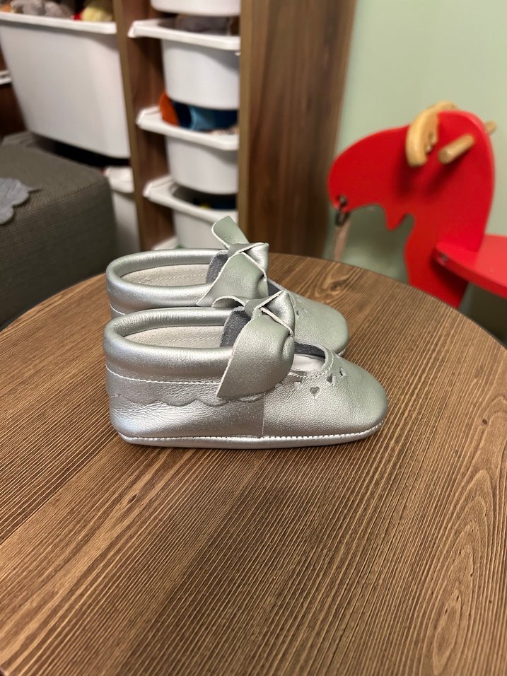 Kız Çocuk Gümüş Renk Fiyonk Detaylı Babet hodore - Görsel 2