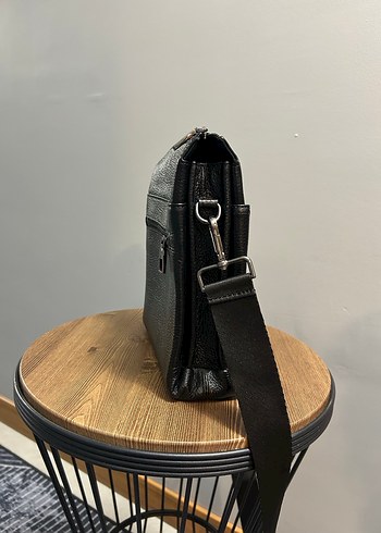 Derimod hakiki deri Erkek Siyah Kapaklı Omuz Çantası - Görsel 3