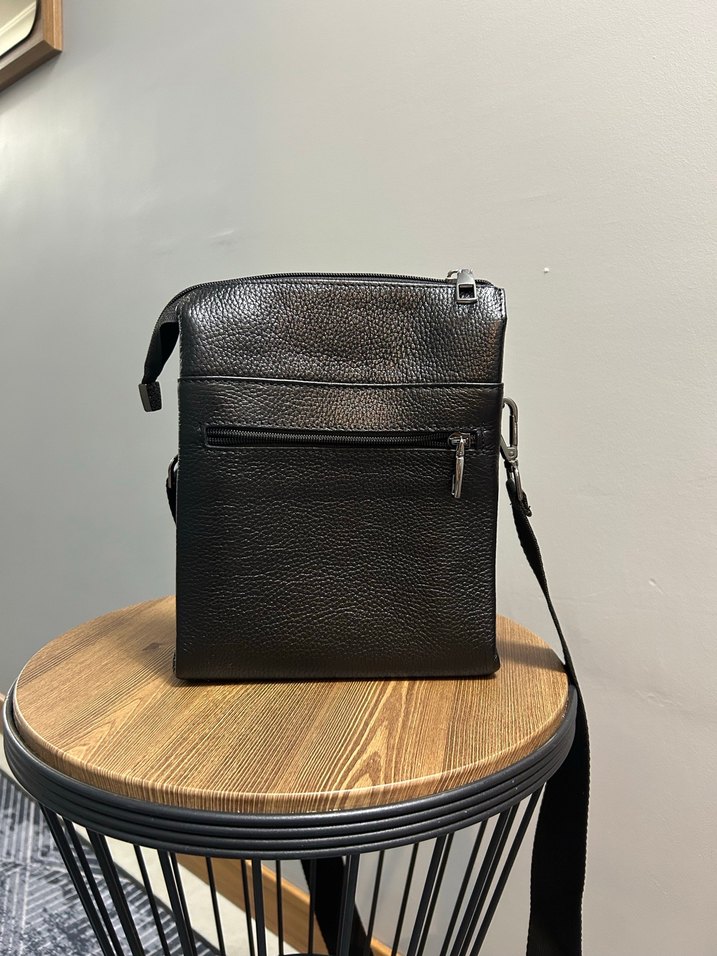 Derimod hakiki deri Erkek Siyah Kapaklı Omuz Çantası - Görsel 4