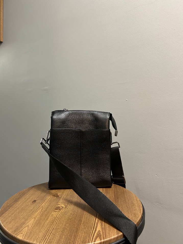 Derimod hakiki deri Erkek Siyah Kapaklı Omuz Çantası - Görsel 2