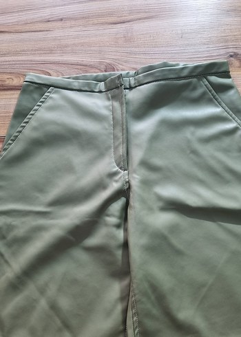 Kadın Haki Mini Deri Şort - Görsel 3