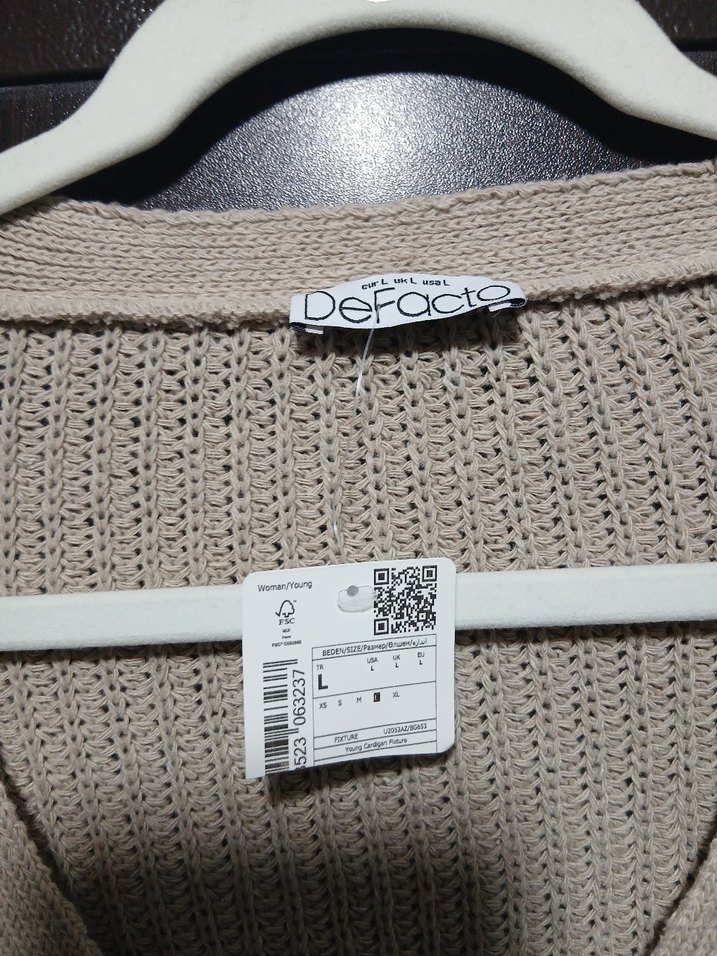 Bej V Yaka Örgü Kadın Hırka - Görsel 2