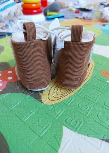 Erkek Bebek Kahverengi Örgü Ev Botu - Görsel 4