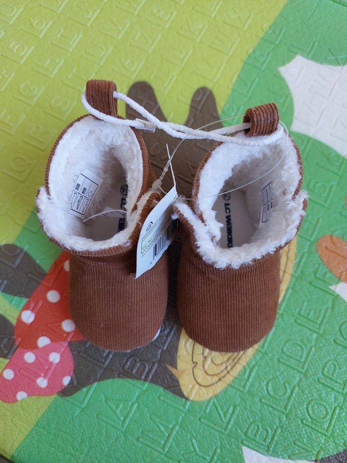 Erkek Bebek Kahverengi Örgü Ev Botu - Görsel 3