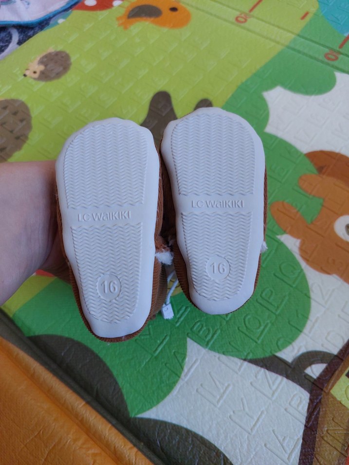 Erkek Bebek Kahverengi Örgü Ev Botu - Görsel 5