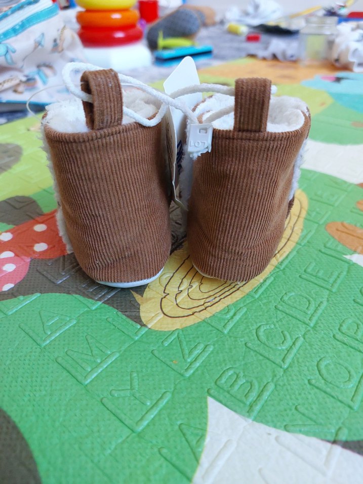 Erkek Bebek Kahverengi Örgü Ev Botu - Görsel 4