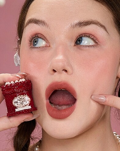 Beden Flower Knows Strawberry Cupid Lip Cream Ruj