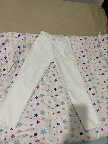 xs Beden Bershka mom beyaz jean