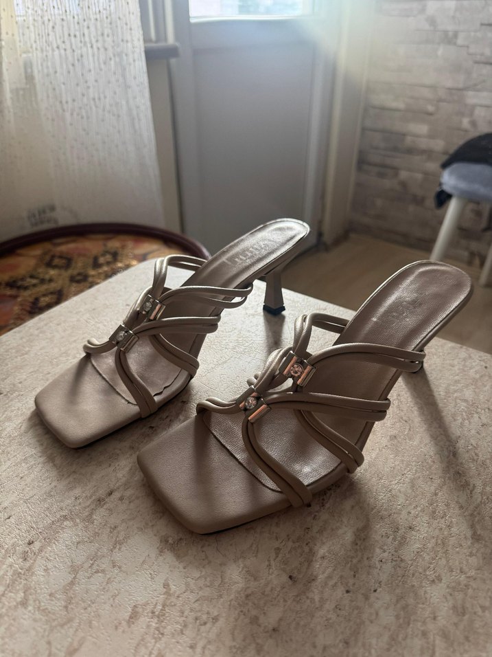 Bej Minimalist Topuklu Kadın Sandalet - Görsel 2