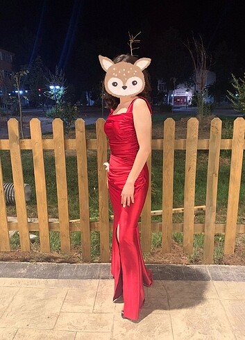 Kırmızı saten abiye