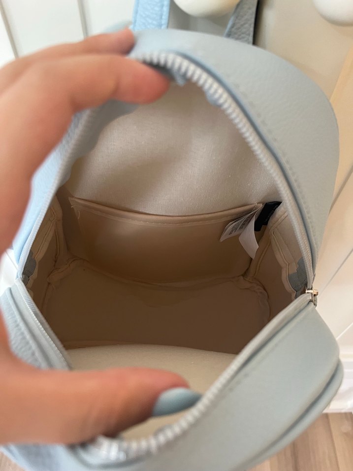 Açık Mavi Deri Kadın Sırt Çantası - Görsel 4