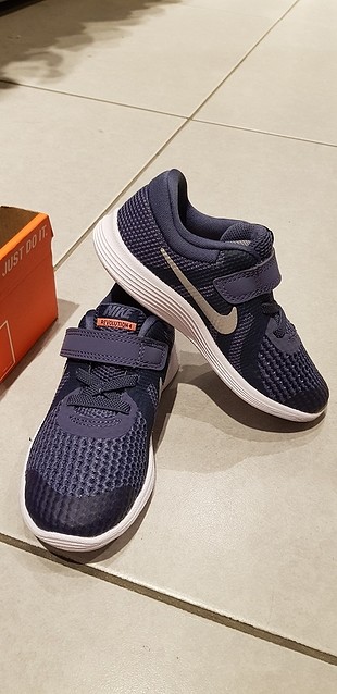 26 ve 27 No mevcut orijinal nike sifirdir