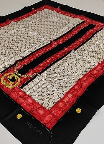  Beden siyah Renk Gucci eşarp 