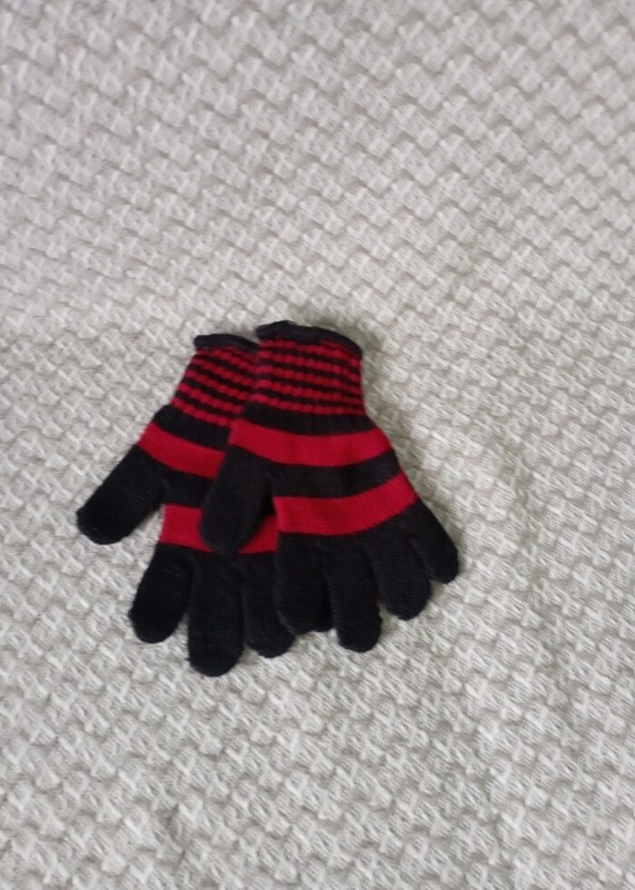 Eldiven çocuk - Görsel 2