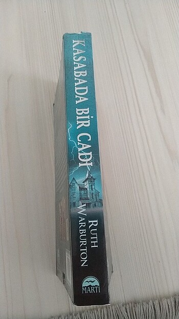 Kasabada bir cadı 1.kitap