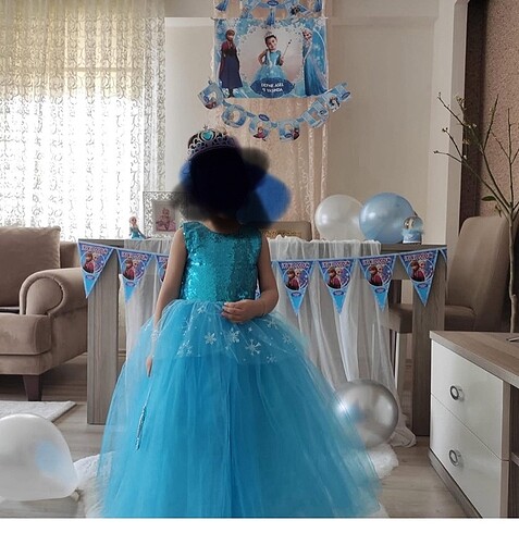 Elsa kostümü arkası fiyonk detaylıdır 4 yaş bir kez giyildi 3 ve