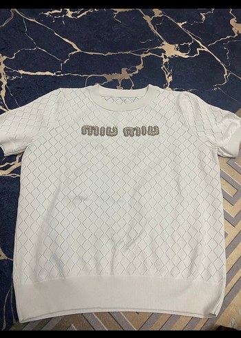 universal Beden Nakışlı Beyaz Triko Uzun Kollu Tişört